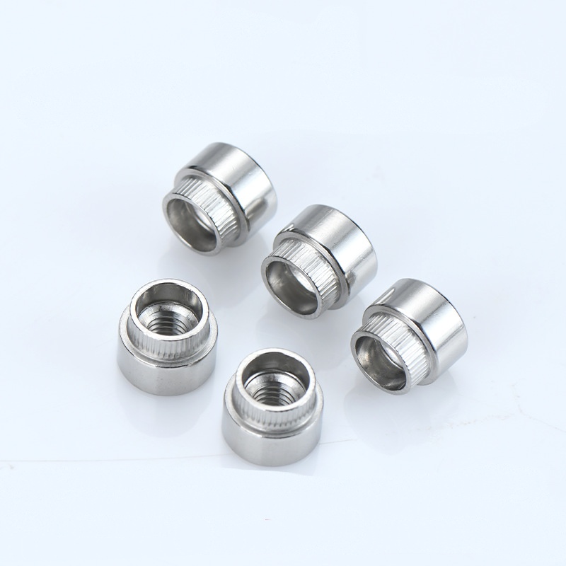Pengobatan Blackening Round Self Clinching Nut
