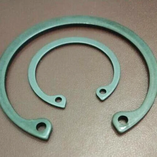 Cincin penahan elastis untuk lubang berat